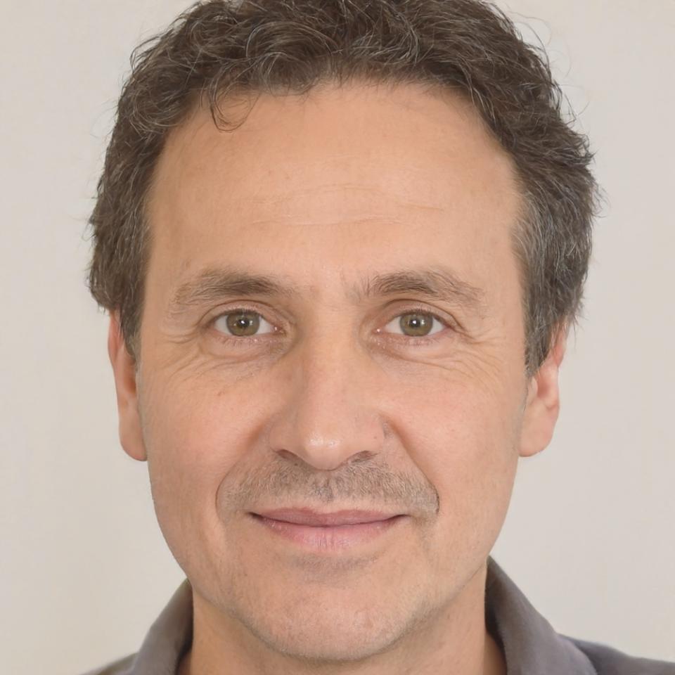 Liam Thorvaldsen, formateur principal